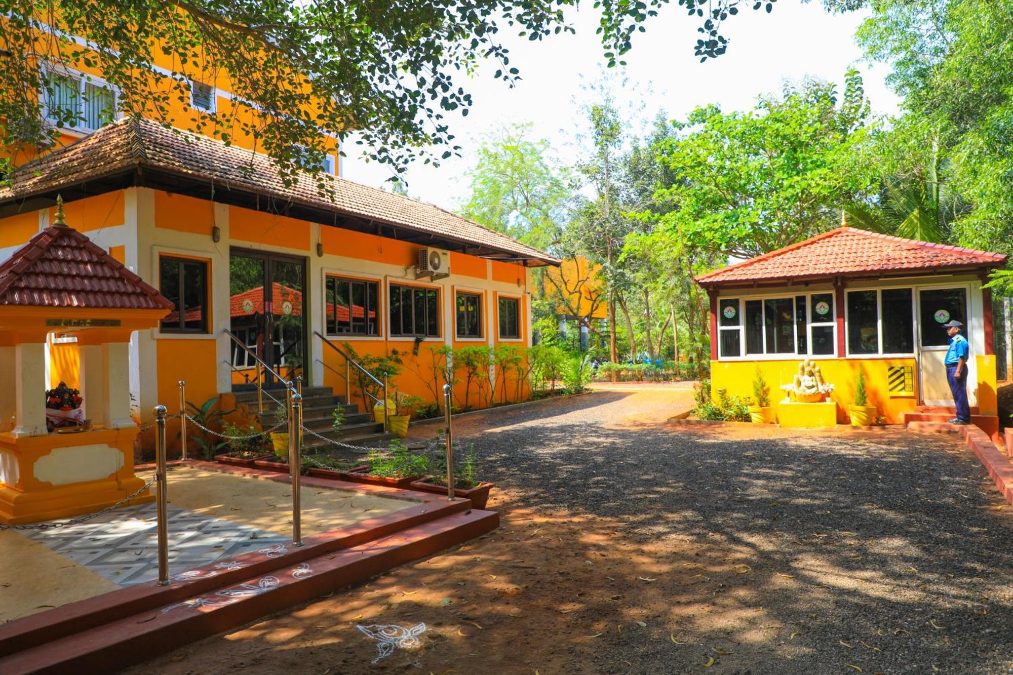 Auro Wellness Castle Hotel Pondicherry Exterior photo